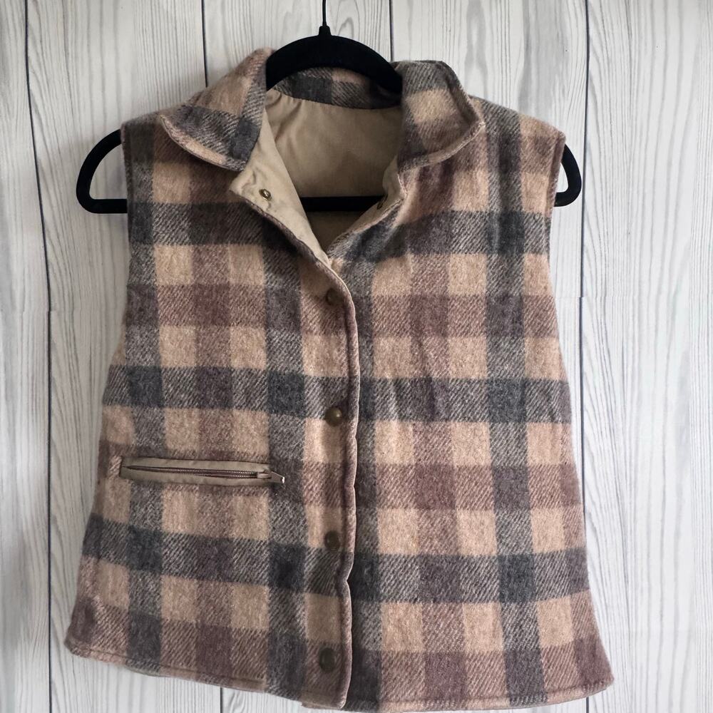 Vintage Woolrich Vest Womens Medium Plaid Reversible Wool Puffer Made USA 90s